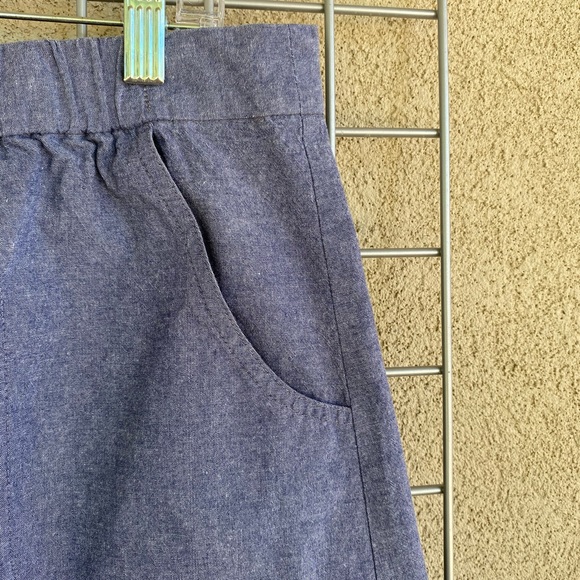 Two Front Pockets Mini Silhouette Blue Jean Skirt - Picture 4 of 6